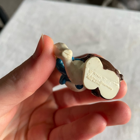 Blue and White Toy Figure with Yellow Balloon Smurfs - Picture 4 of 6